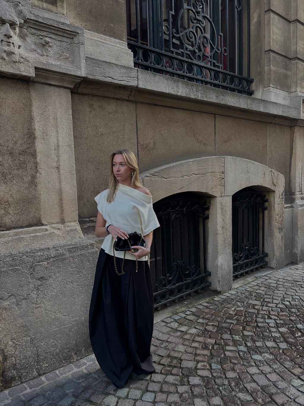 Anna one shoulder top