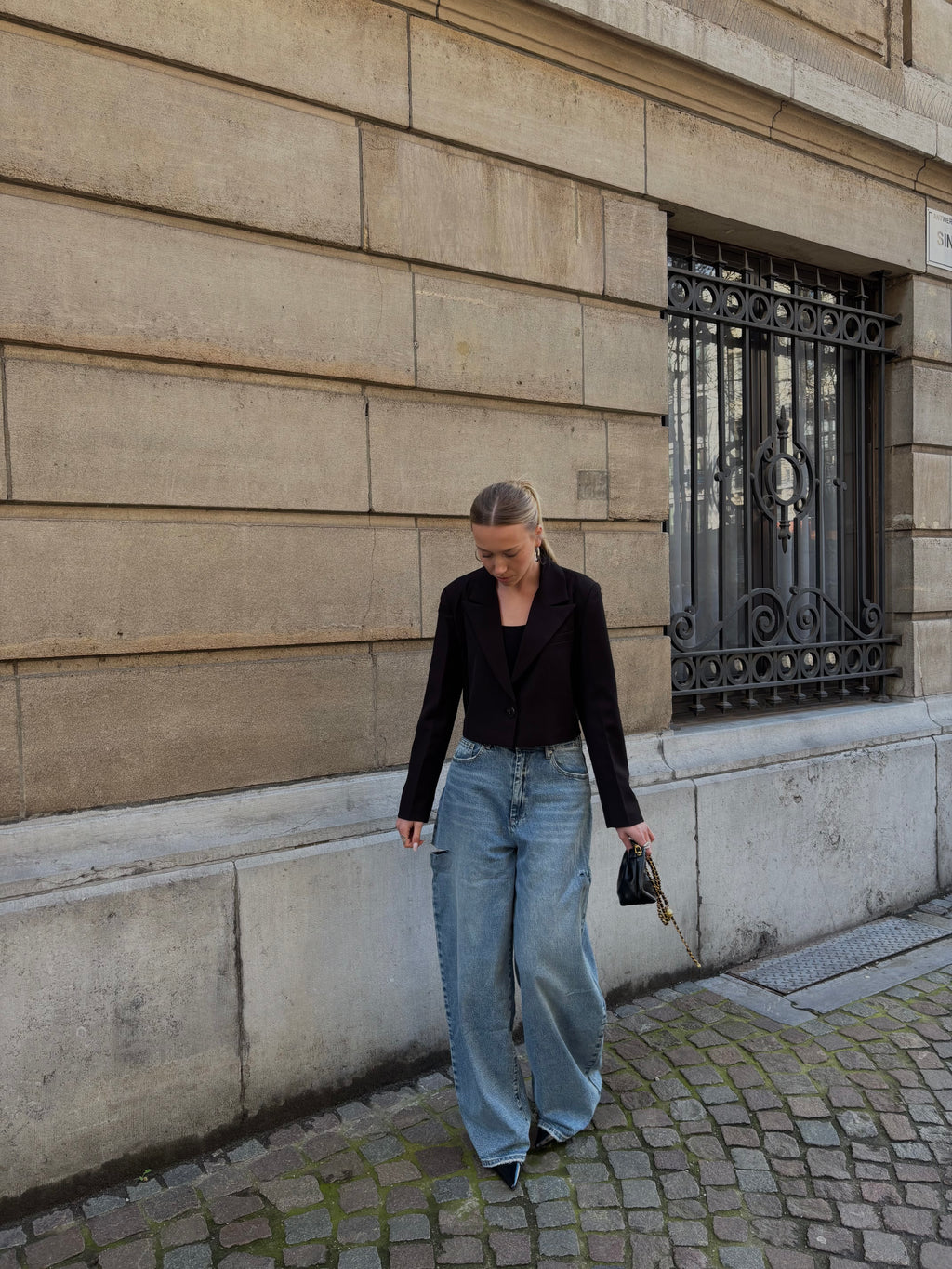 Lizzy basic cropped blazer