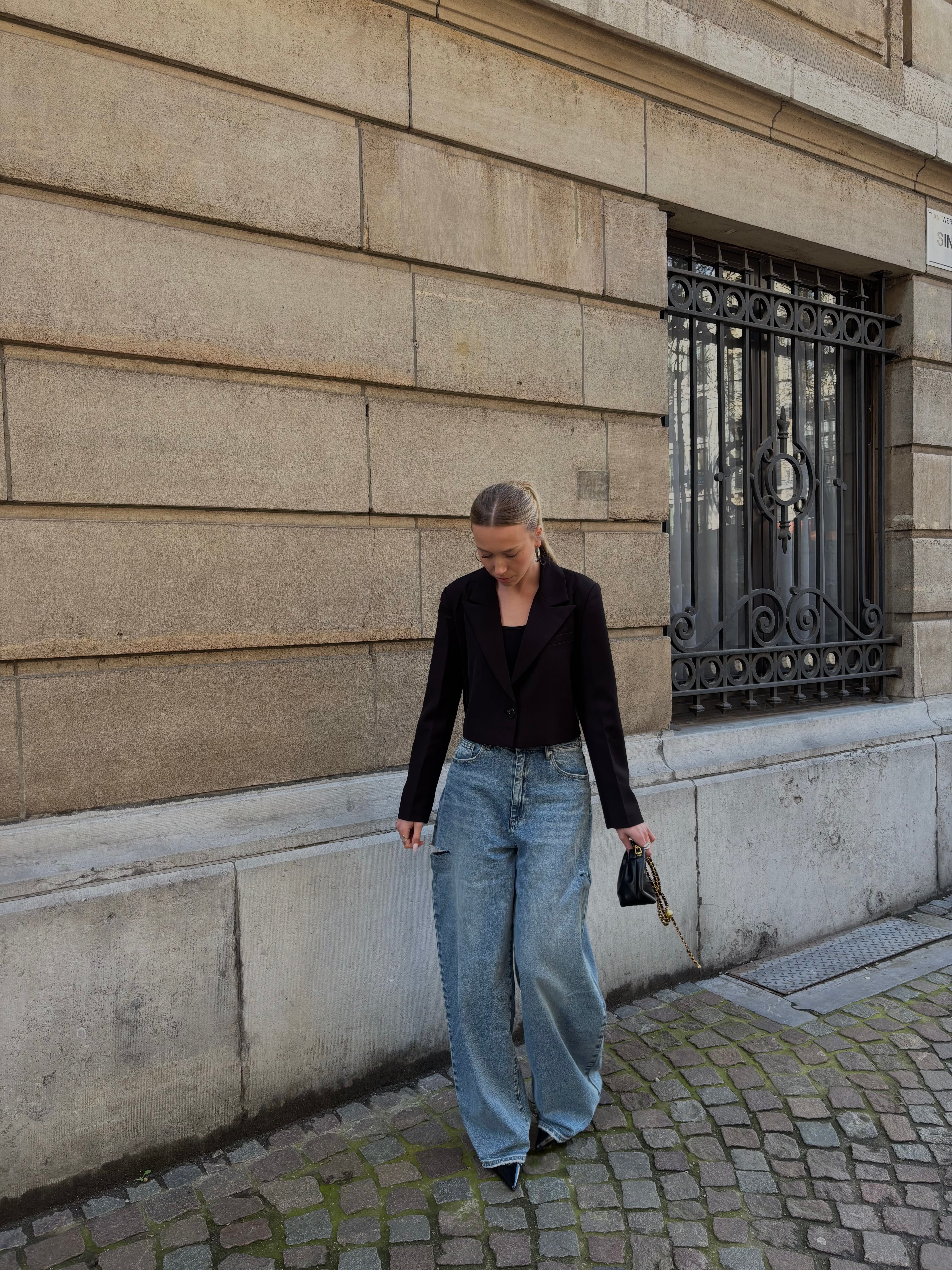 Lizzy basic cropped blazer