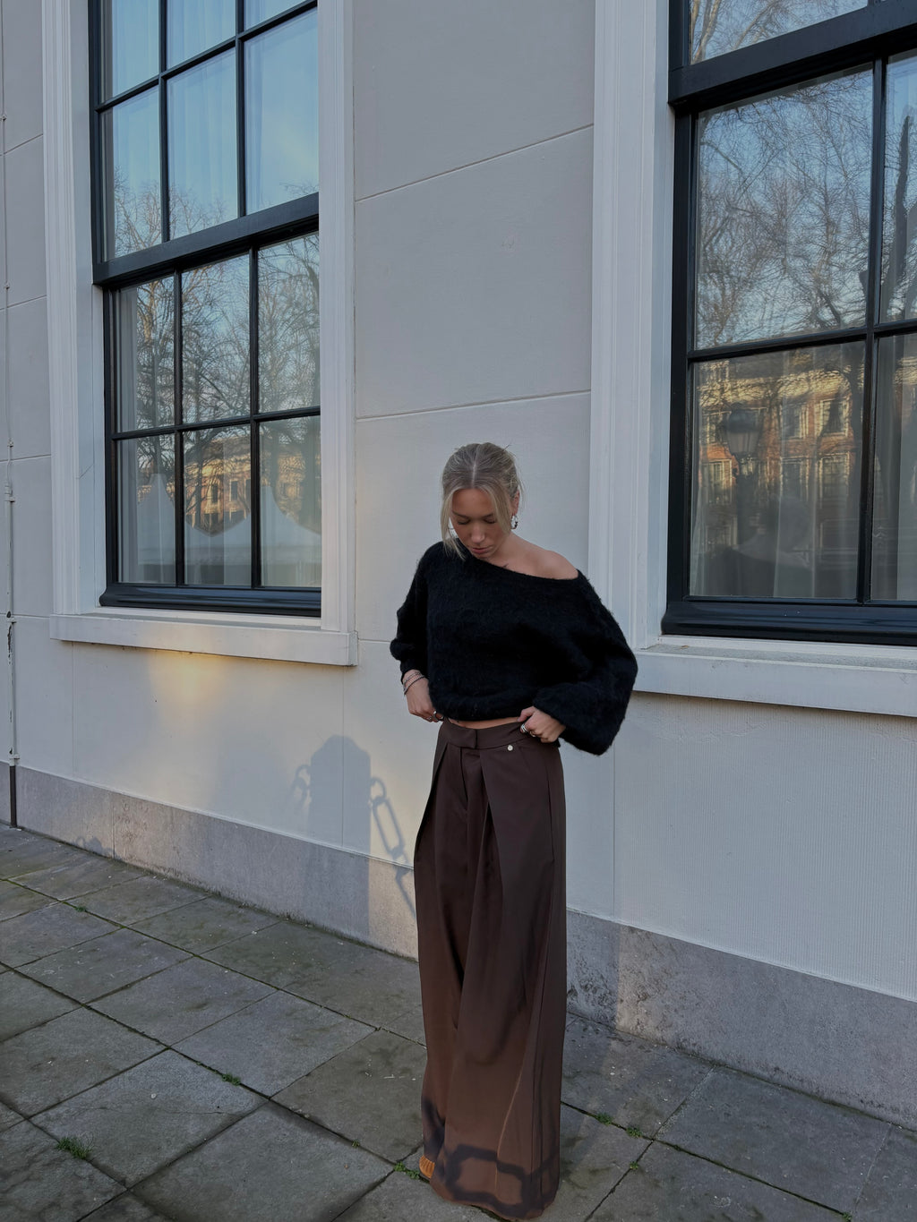 Lola one shoulder knit black