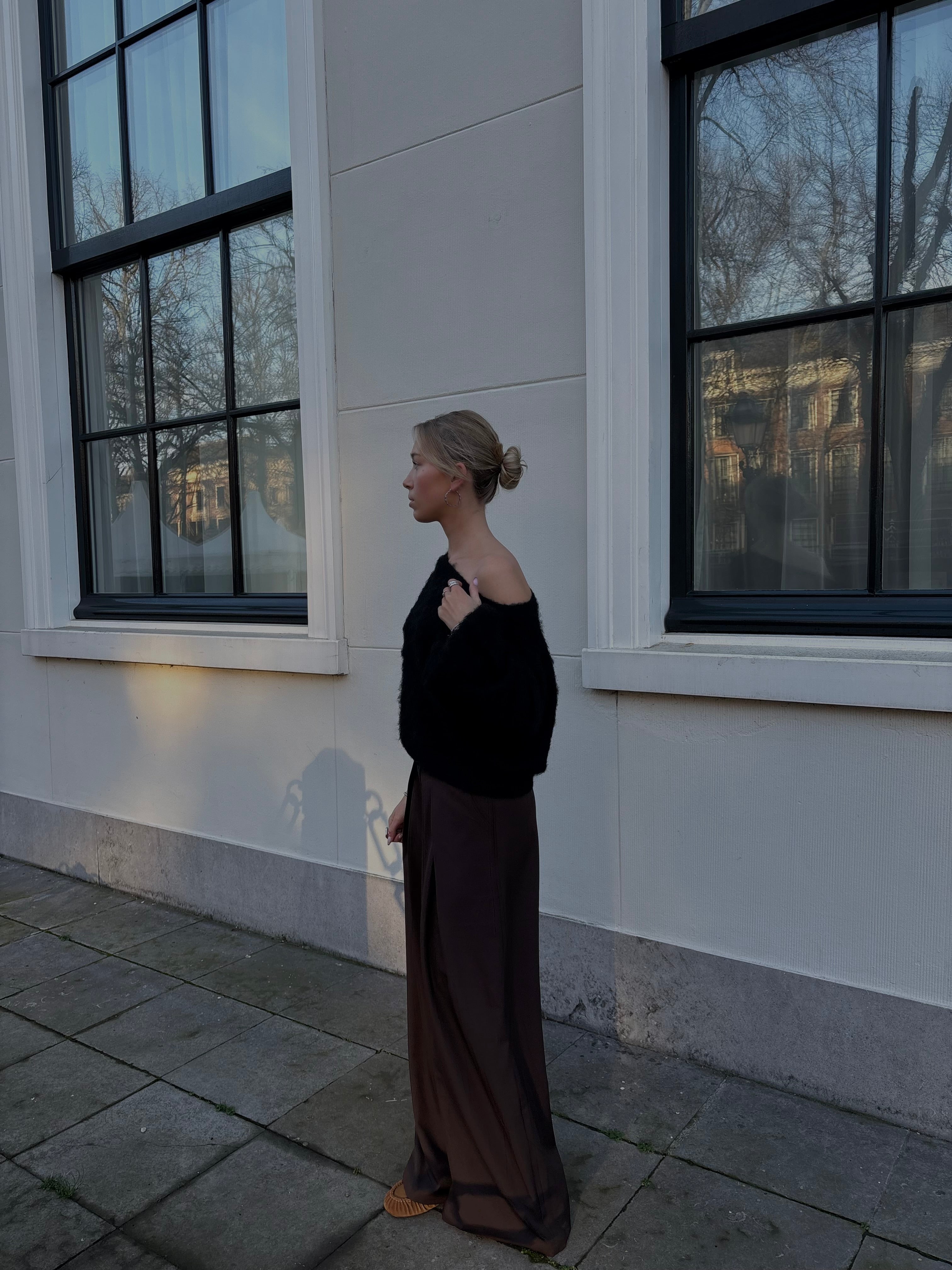 Lola one shoulder knit black