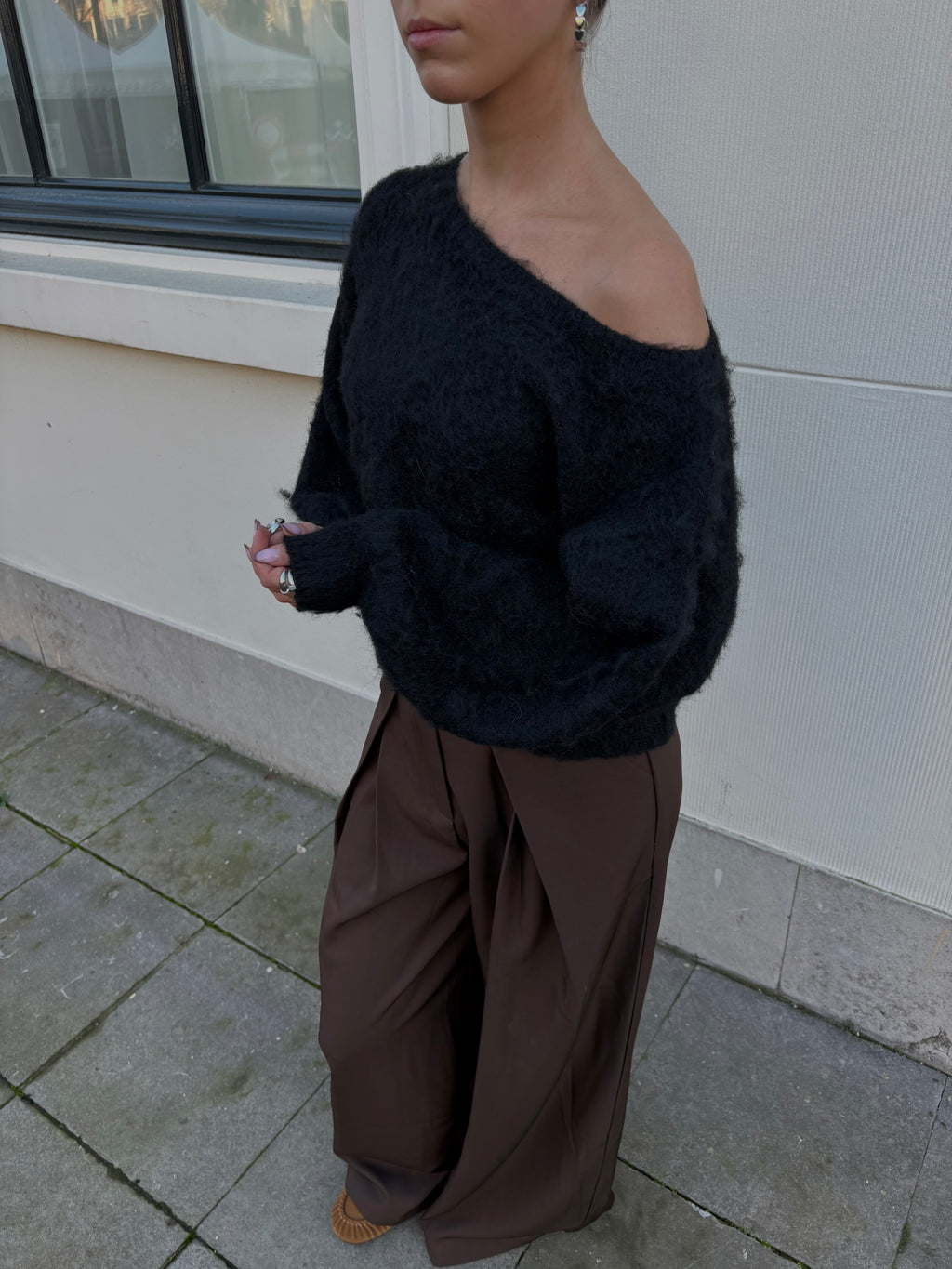 Lola one shoulder knit black